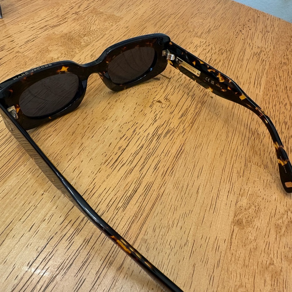 Marc Jacobs Rectangular Sunglasses - image 3